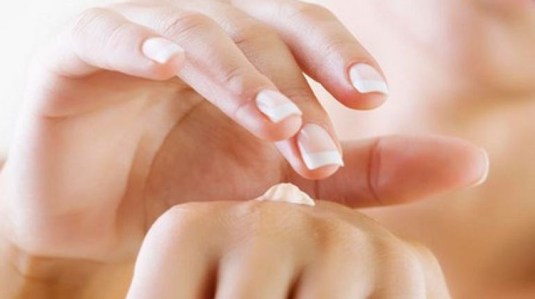Crema Avene per mani screpolate